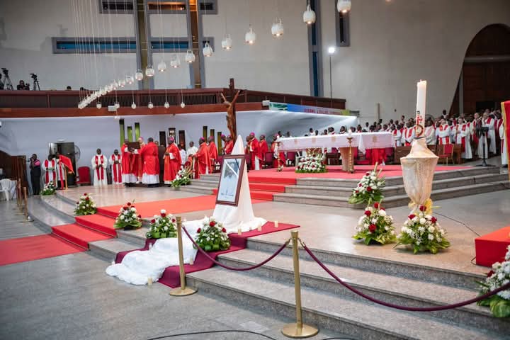 MESSE DU SUFFRAGE DU 30 AVRIL 2025 ,À LA CATHÉDRALE SAINT PAUL DU PLATEAU