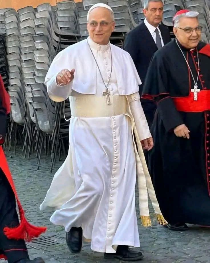 LES TÉNÈBRES ET LES HOMMES